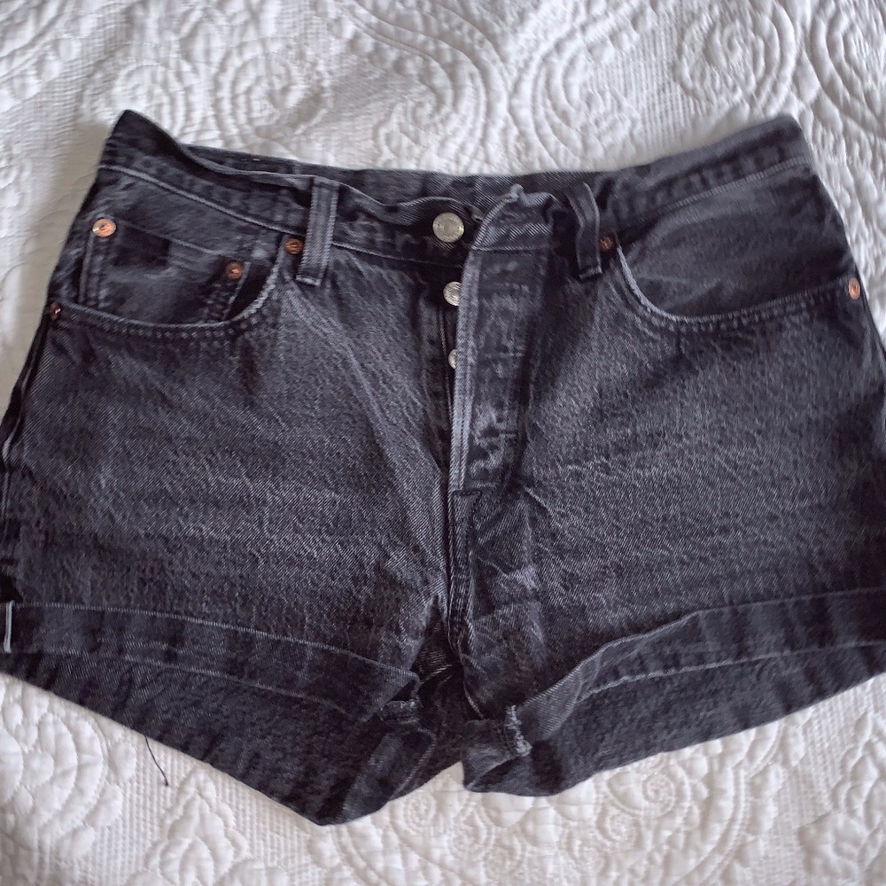 Black high-waisted Levi jean shorts